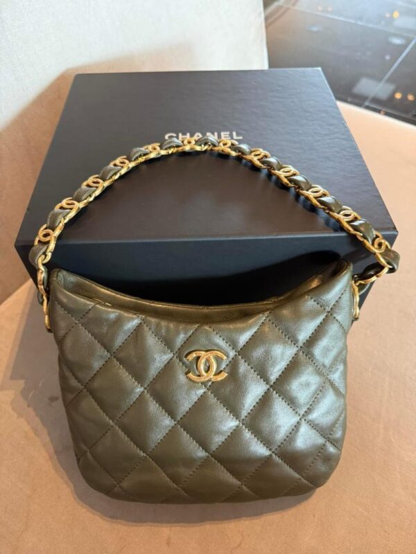 Chanel hobo 22k khaki Ghw 2022 - Image 2