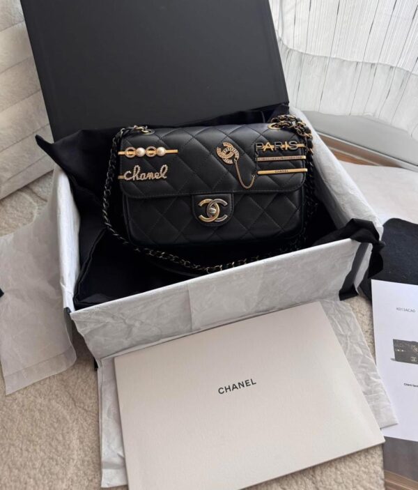 Chanel mini 8"