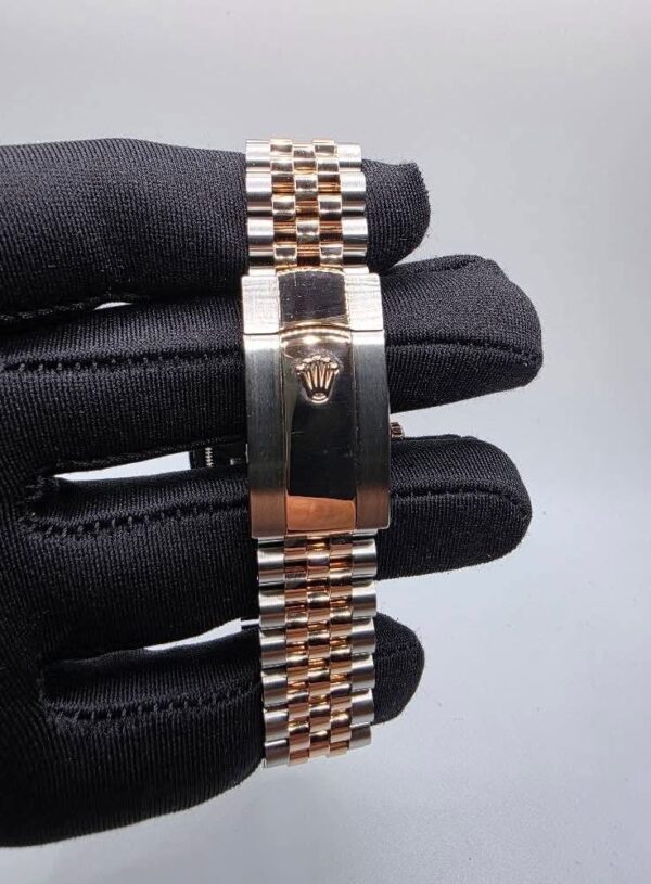 <<< Full Complete Set >>>  RLX 126231  White Roman dial  36mm Cert dated 2021 Full links  Watch is in - Image 5
