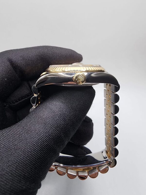 RLX 116233 with Cert  Champagne stick dial Cert dated 2016 22 links - Image 3