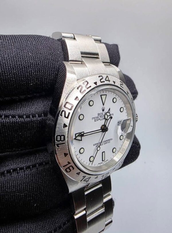 RxxxX 16570 with Cert White dial Polar  D serial Cert dated 2006 12 links - Image 2