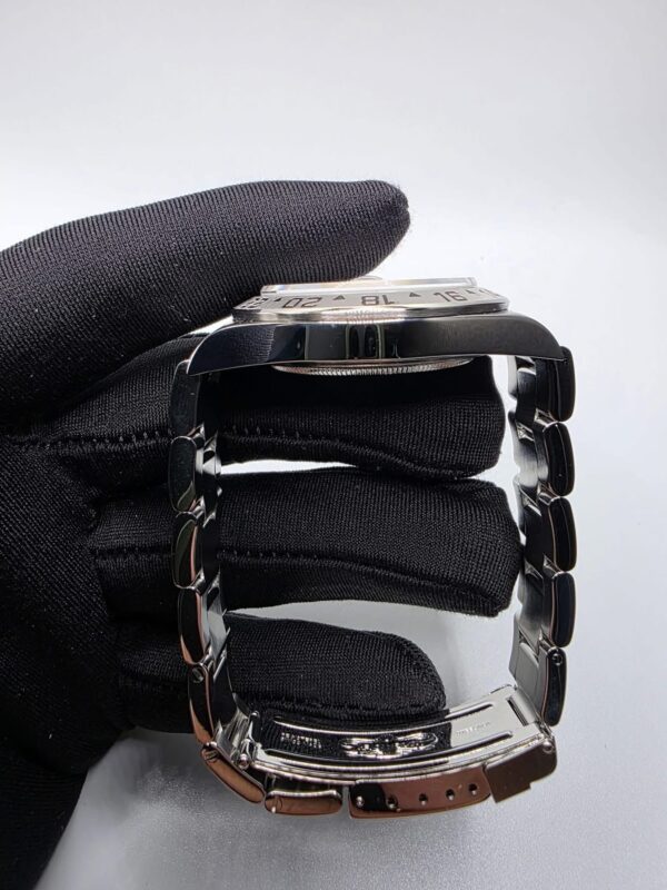 RxxxX 16570 with Cert White dial Polar  D serial Cert dated 2006 12 links - Image 4