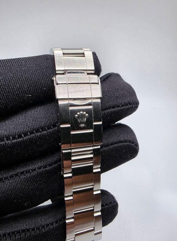 RxxxX 16570 with Cert White dial Polar  D serial Cert dated 2006 12 links - Image 6