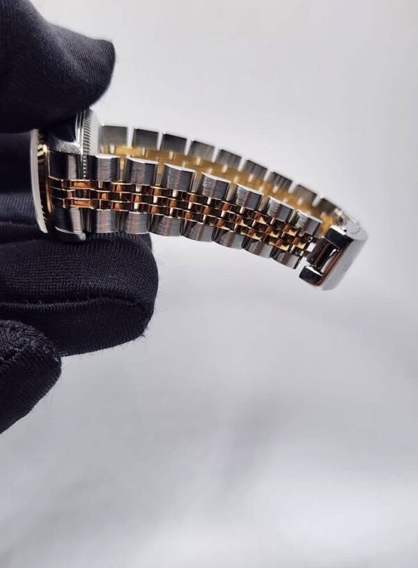 RxxxX 69173 with Cert Red Vignette diamond dial (Factory) W serial Cert dated 1996 18 links - Image 4
