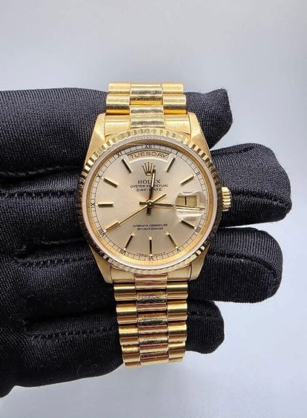 RxxxX 18238 (Watch only) Silver Stick dial E Serial (1990) 21 links 4 screws